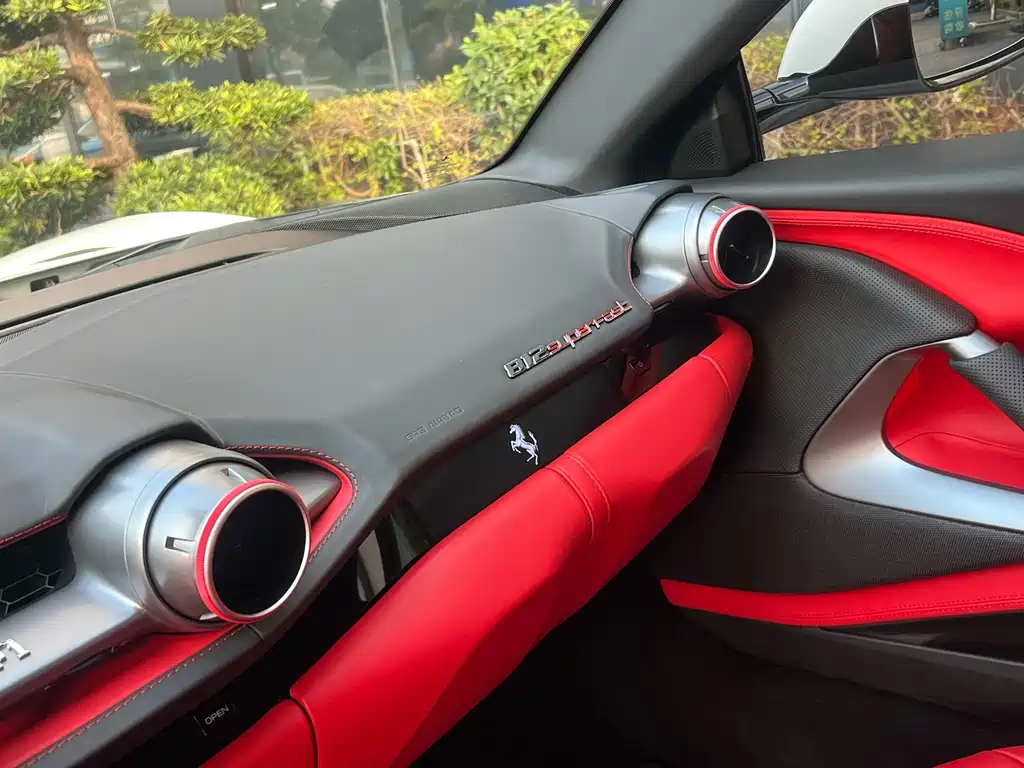Ferrari 812 — миниатюра 8