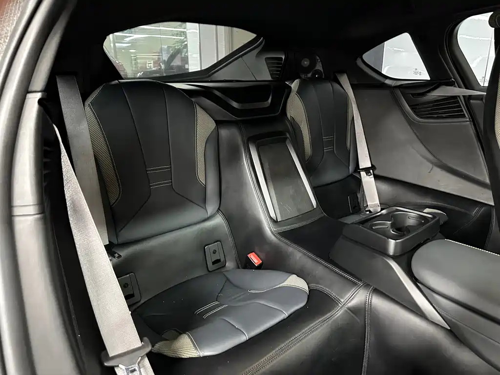 BMW i8 — миниатюра 14