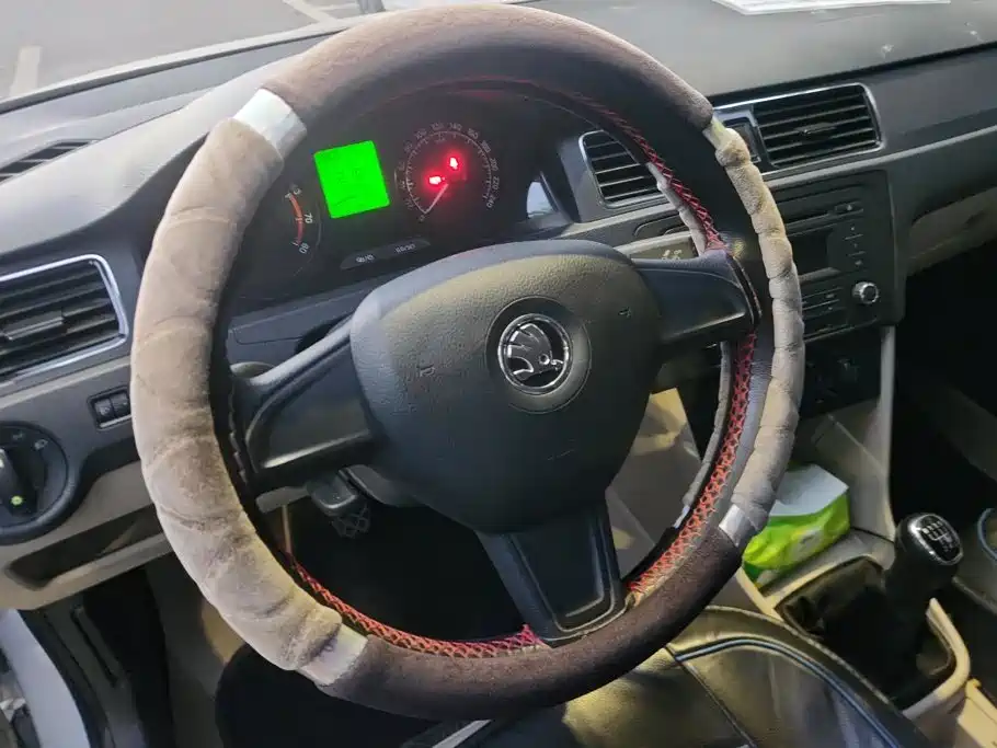 Skoda Rapid — миниатюра 15