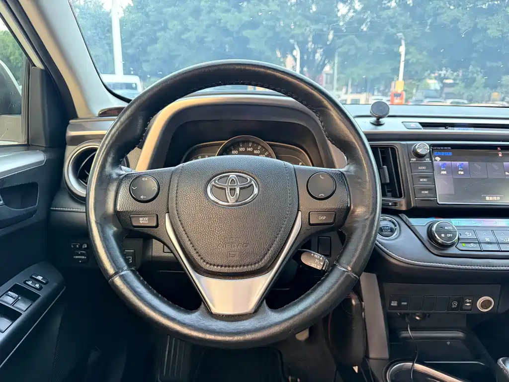 Toyota RAV4 — миниатюра 16