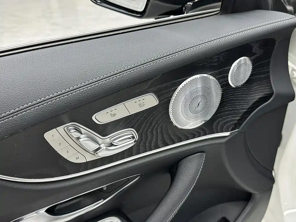 Mercedes-Benz E-Class (Import) — миниатюра 3