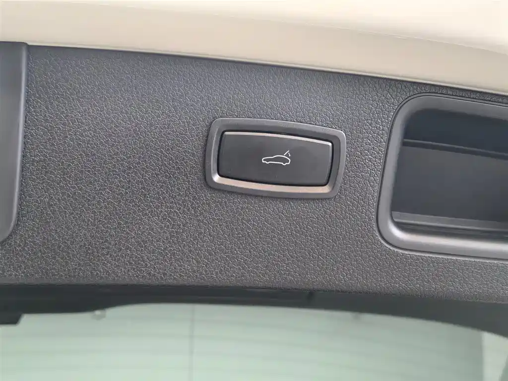 Porsche Macan — миниатюра 17