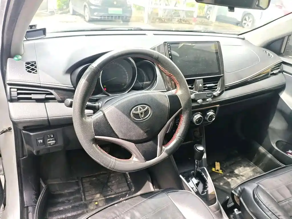 Toyota Yaris L — миниатюра 8