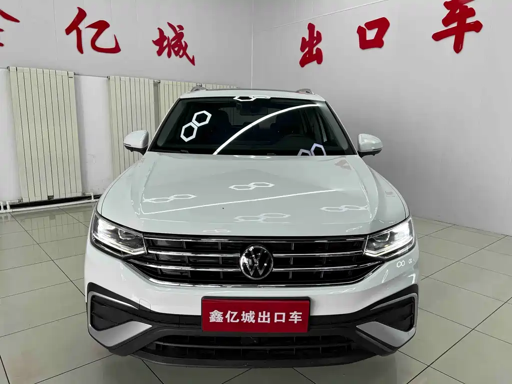 Volkswagen Tiguan L — миниатюра 2