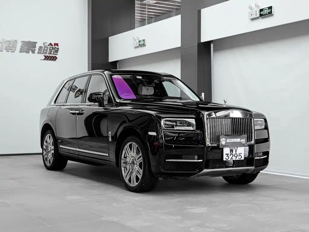 Rolls-Royce Cullinan 2021 мест