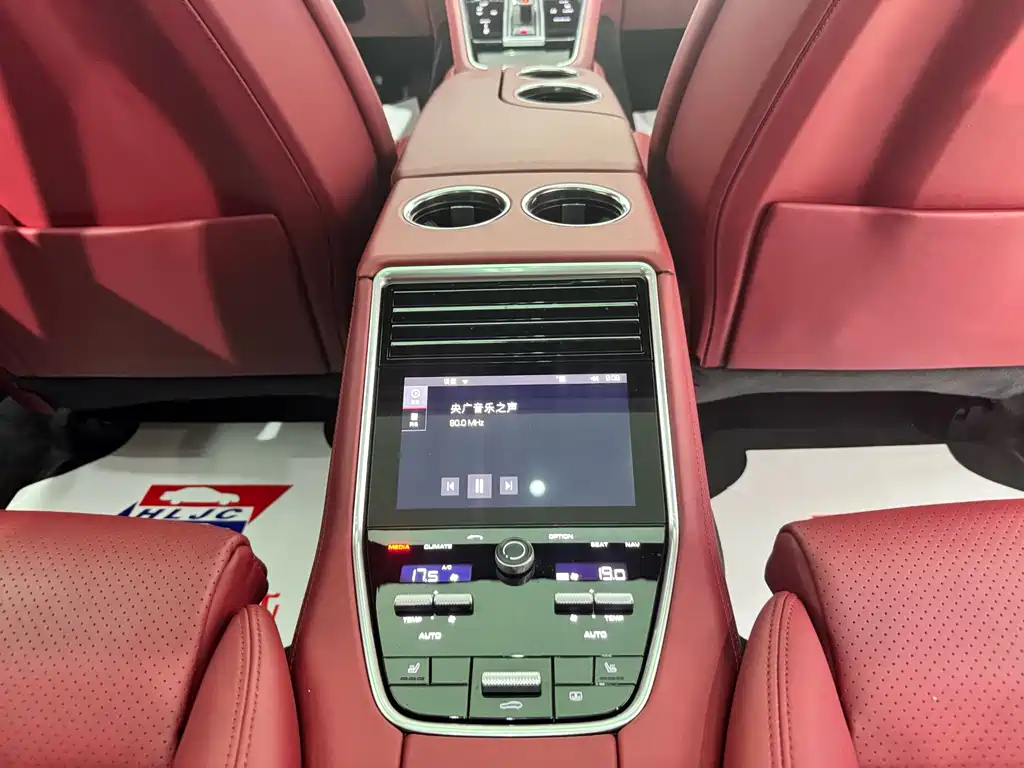 Porsche Panamera — миниатюра 21