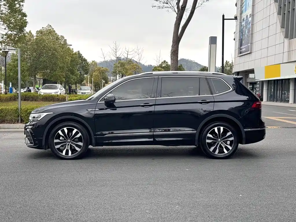 Volkswagen Tiguan L — миниатюра 3