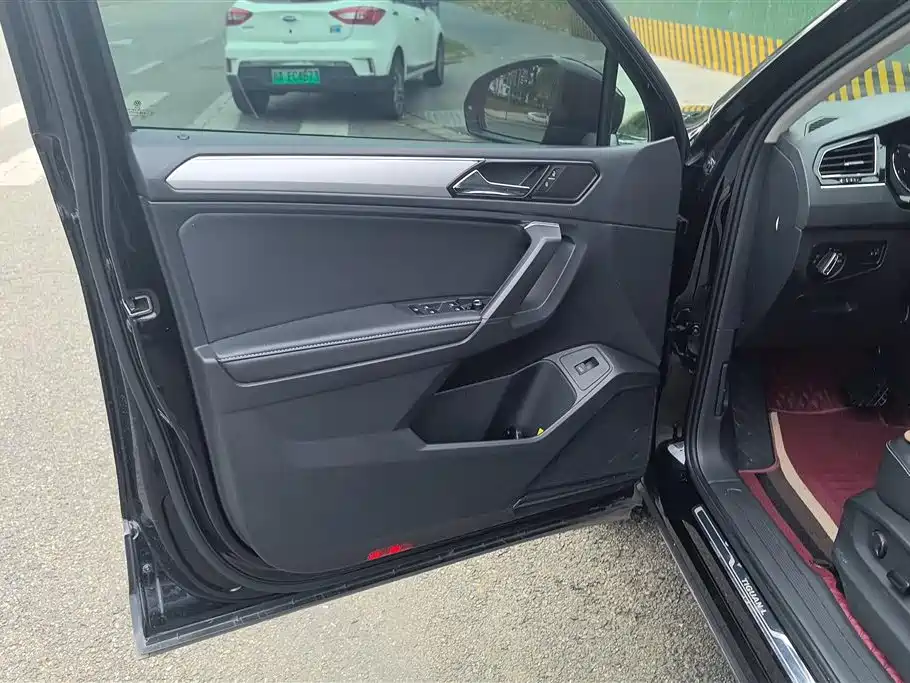 Volkswagen Tiguan L L 2019 330TSI AT Luxury VI