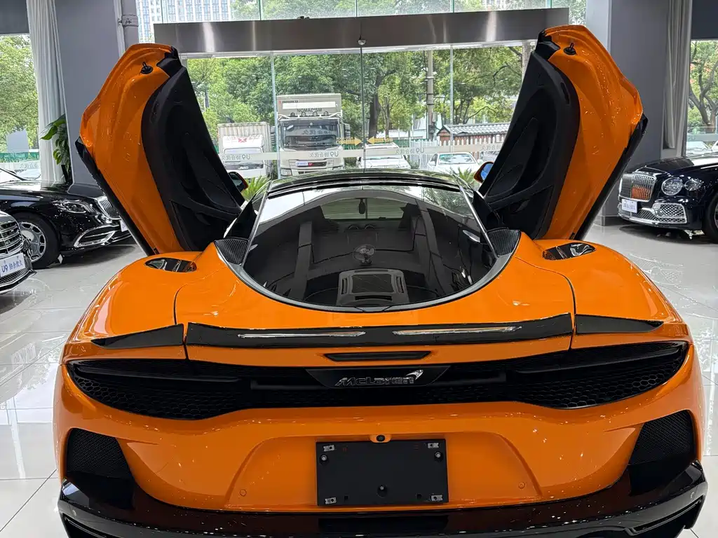 McLaren GT — миниатюра 7