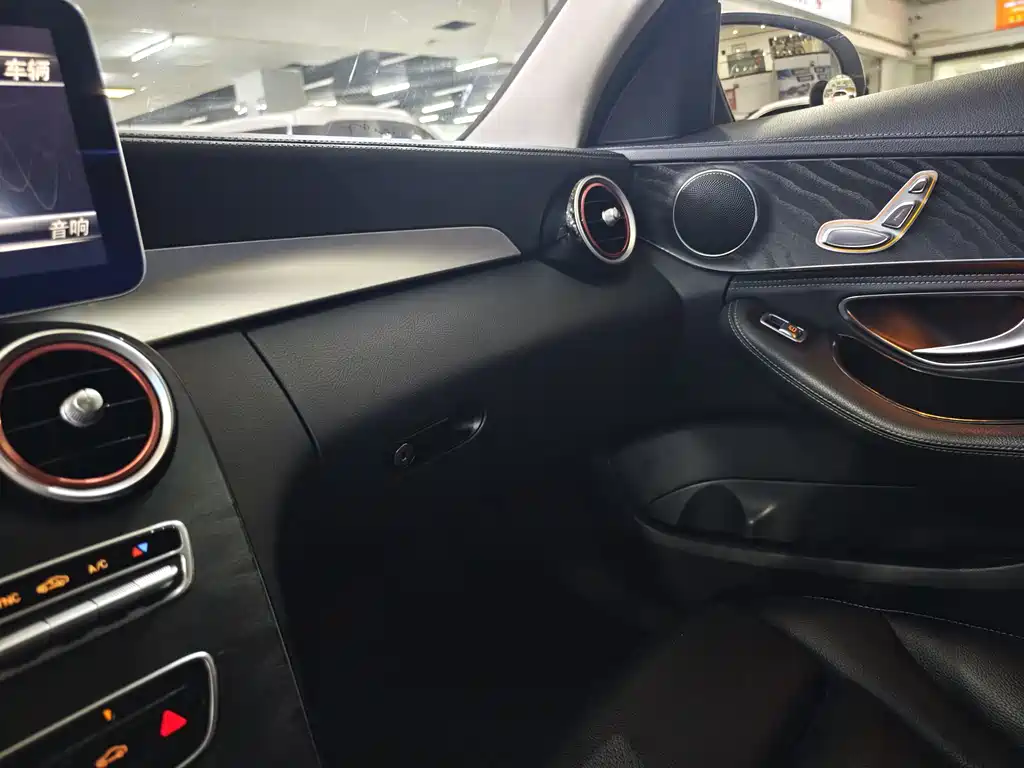 Mercedes-Benz C-Class — миниатюра 18