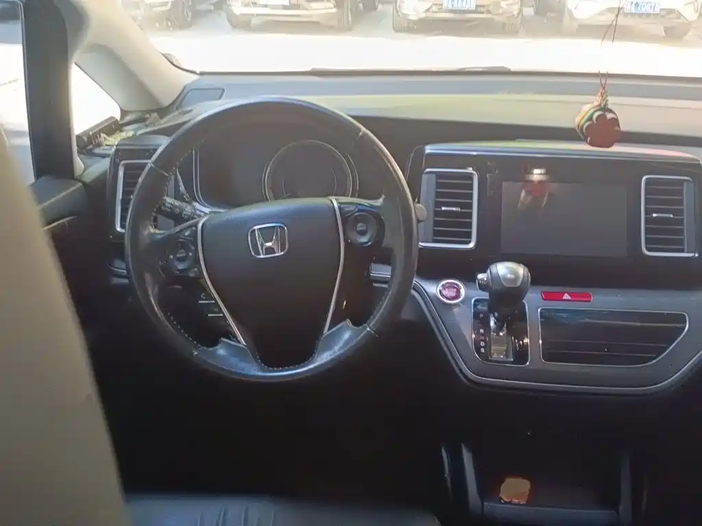 Honda Elysion — миниатюра 6