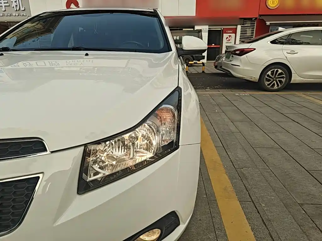 Chevrolet Cruze — миниатюра 24