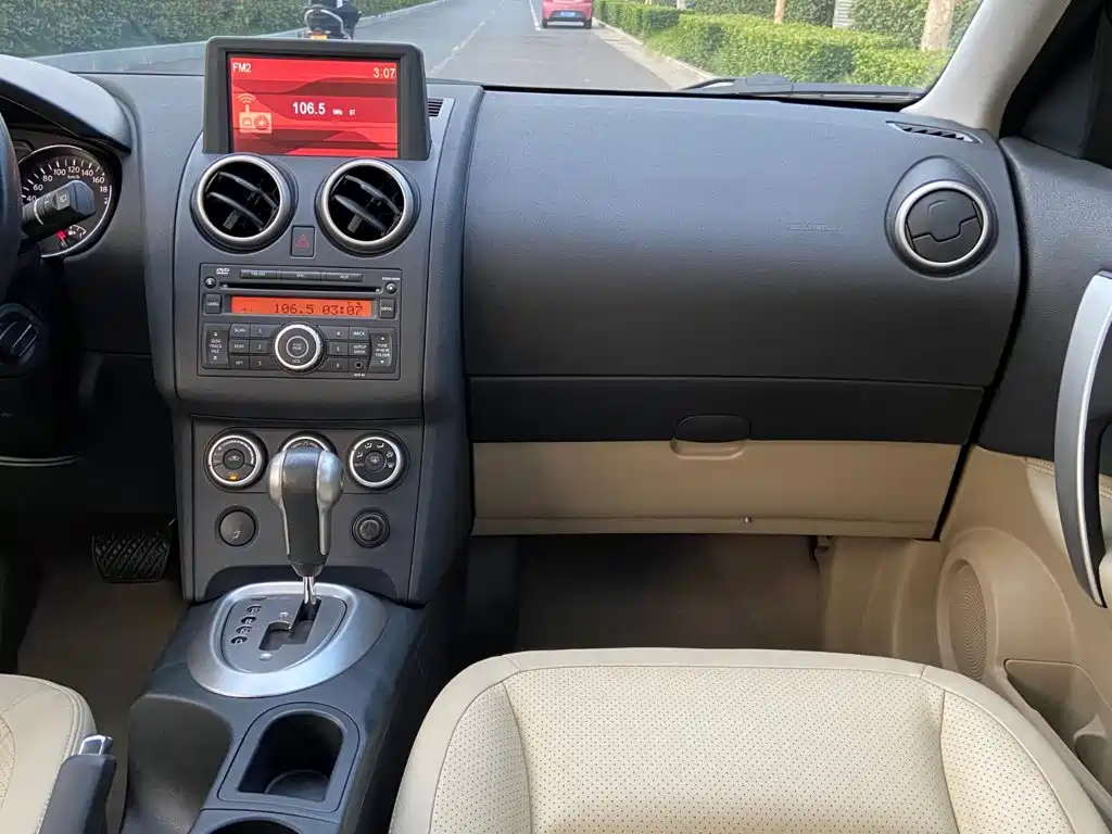 Nissan Qashqai — миниатюра 9