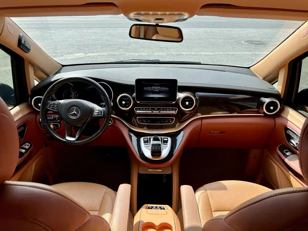 Mercedes-Benz V-Class — миниатюра 7
