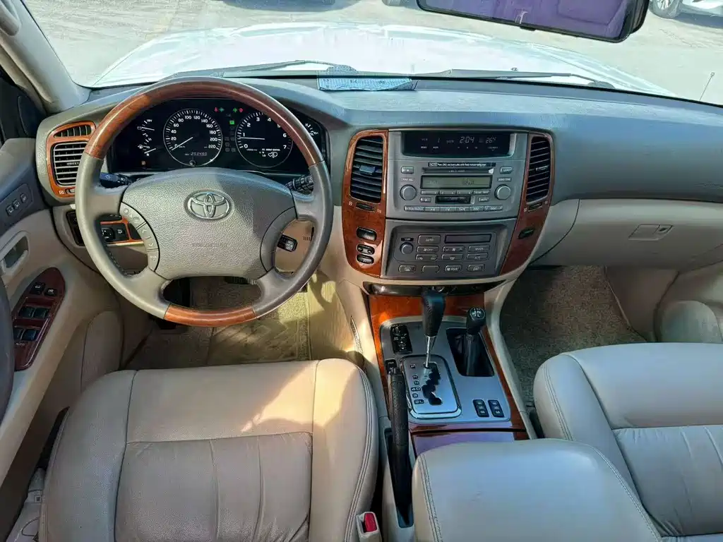 Toyota Land Cruiser — миниатюра 5