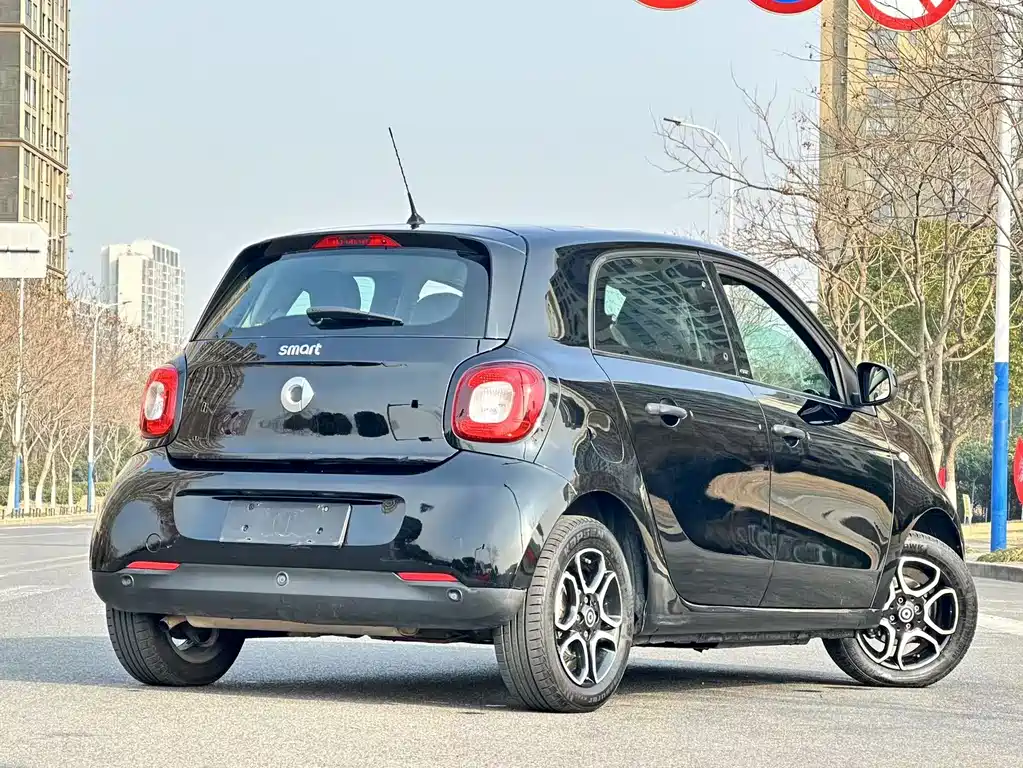 SMART FORFOUR
