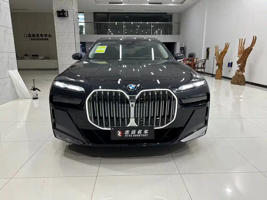 BMW 7 Series — миниатюра 2