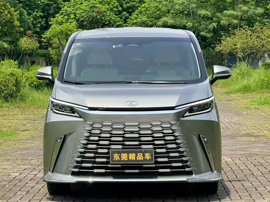 Lexus LM — миниатюра 2