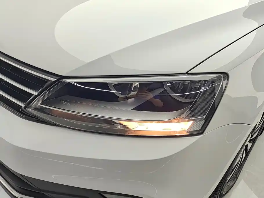 Volkswagen Sagitar — миниатюра 5
