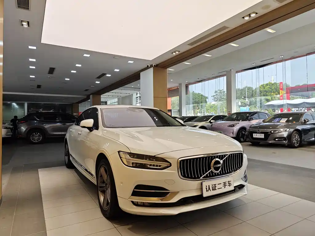 Volvo S90 2019 T5