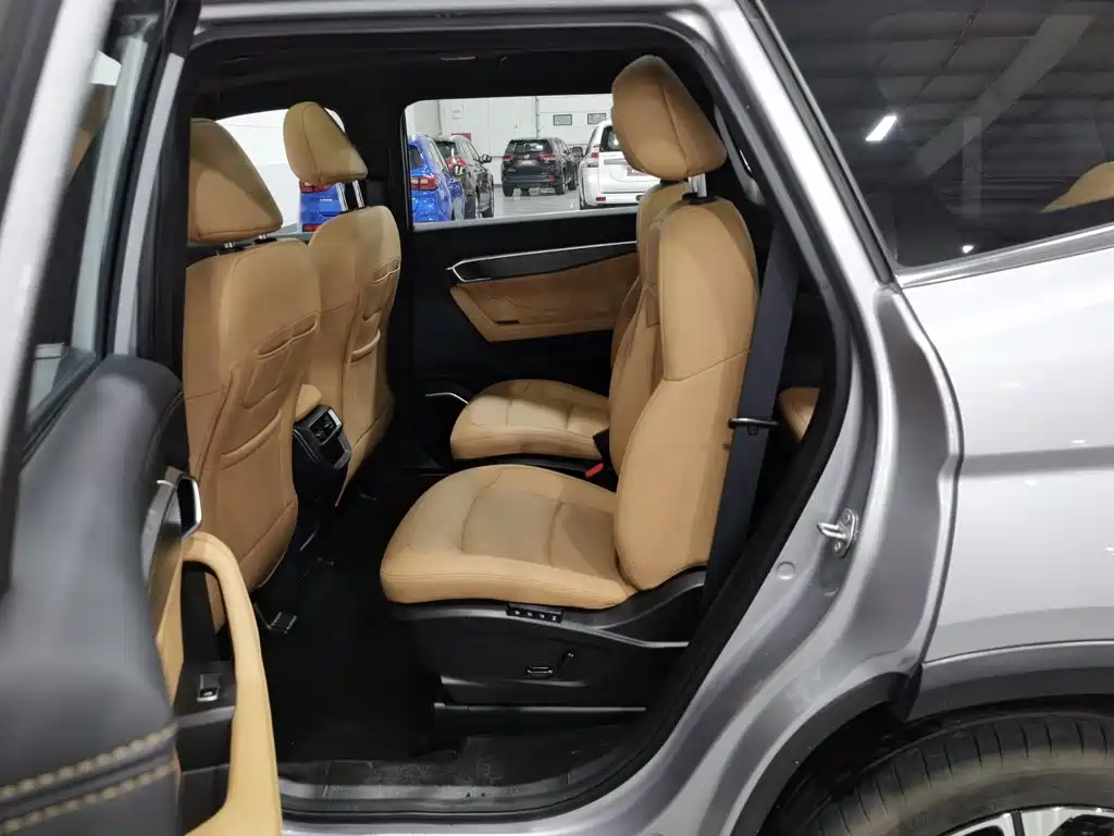 Geely Haoyue L — миниатюра 15