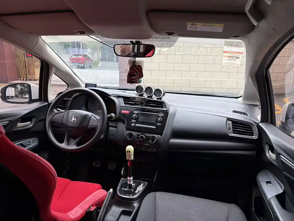 Honda Fit — миниатюра 11