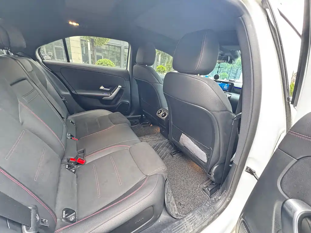 Mercedes-Benz A-Class A 2024 A 200 L Fashion