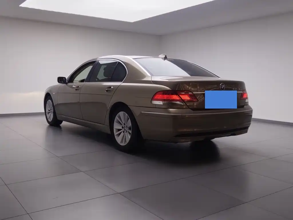 BMW 7 Series — миниатюра 6