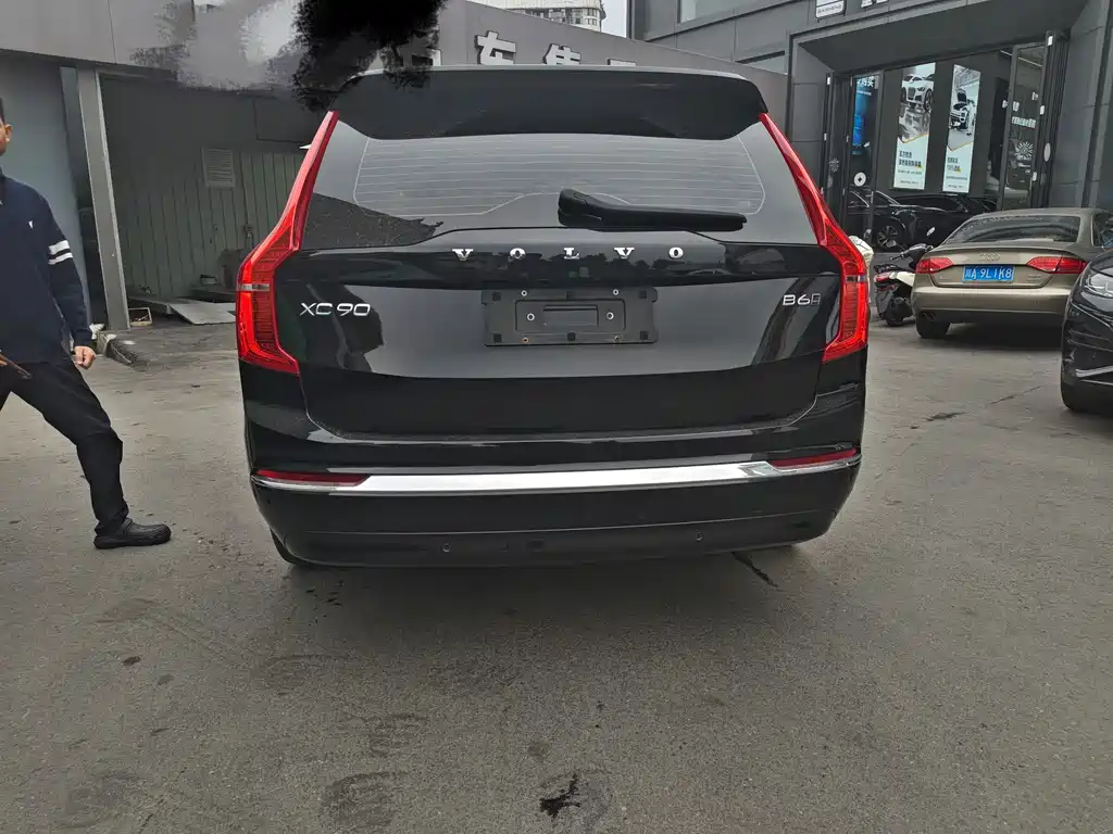 Volvo XC90 — миниатюра 8