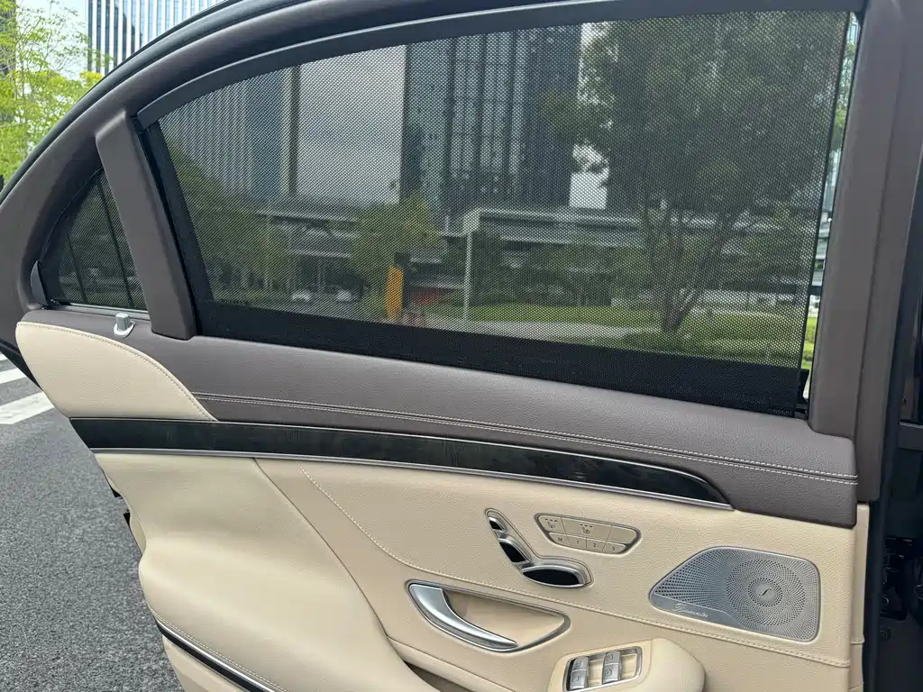 Mercedes-Benz S-Class — миниатюра 13