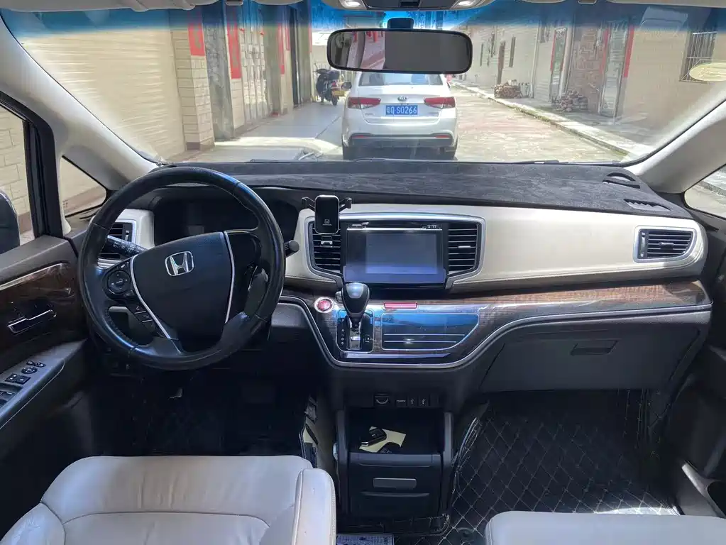 Honda Odyssey 2015 2.4L Luxury