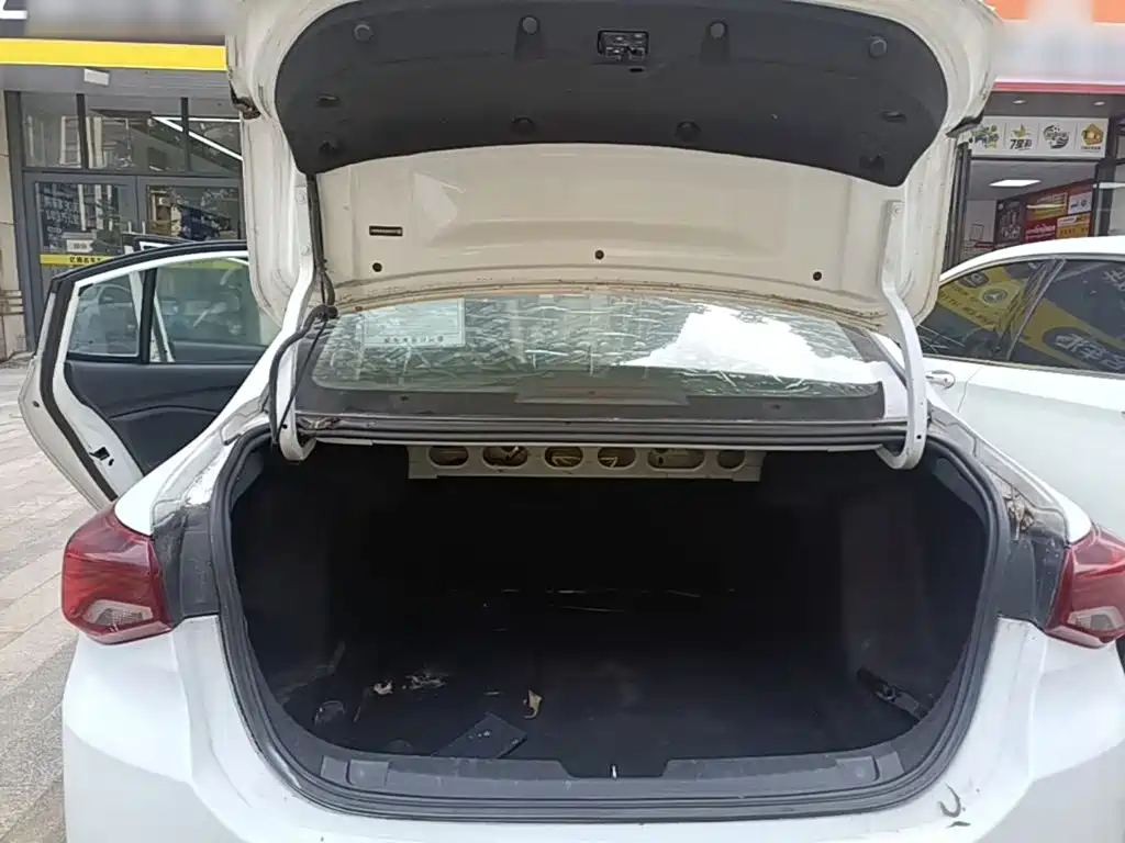 Chevrolet Cavalier — миниатюра 19