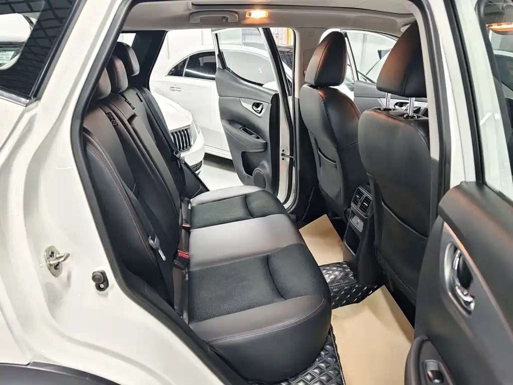 Nissan Qashqai — миниатюра 8