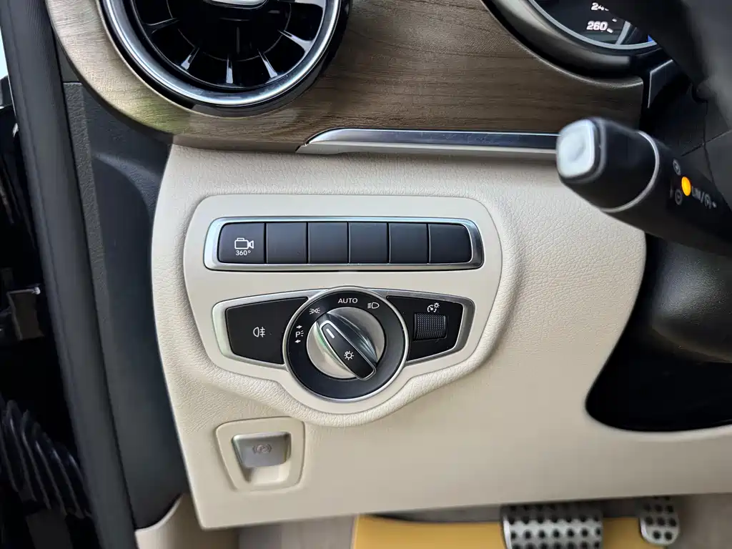 Mercedes-Benz V-Class — миниатюра 16