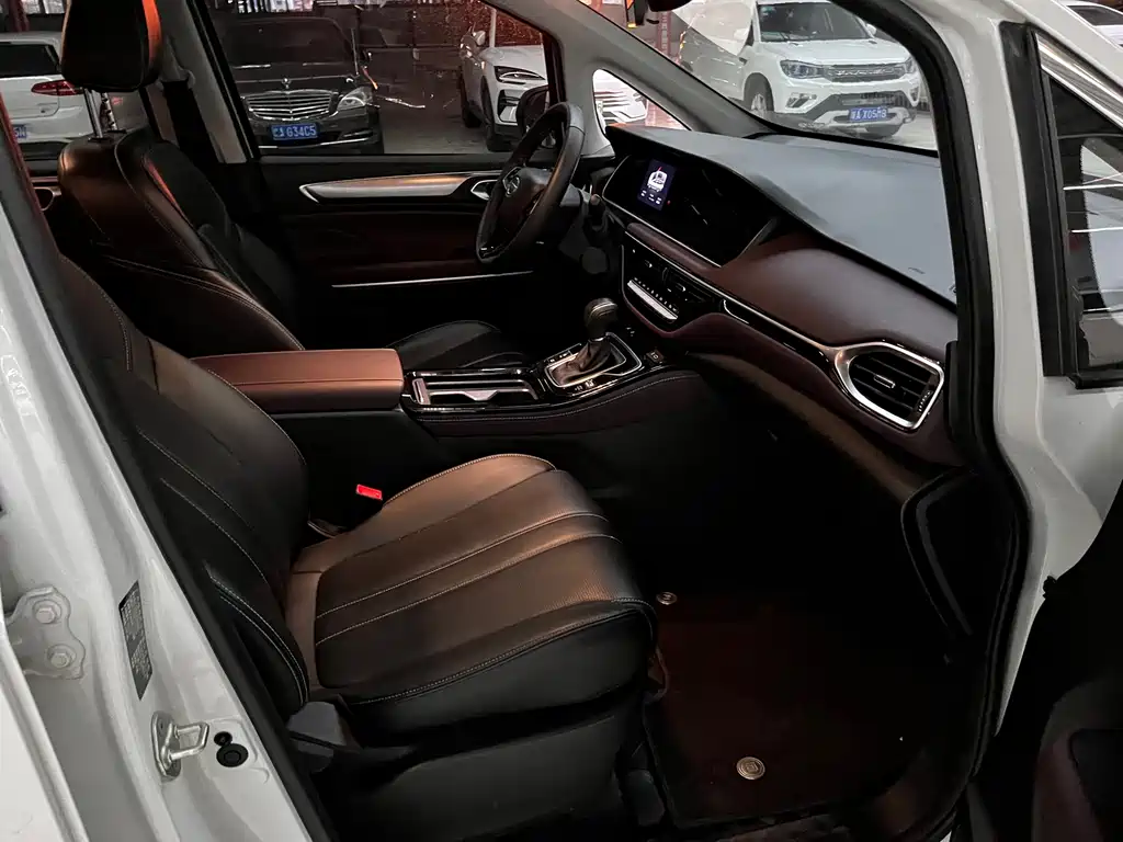 GAC Motor Trumpchi M6 — миниатюра 7