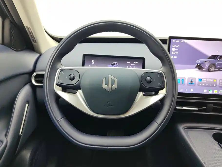 Leapmotor Leapmotor A10 — миниатюра 15