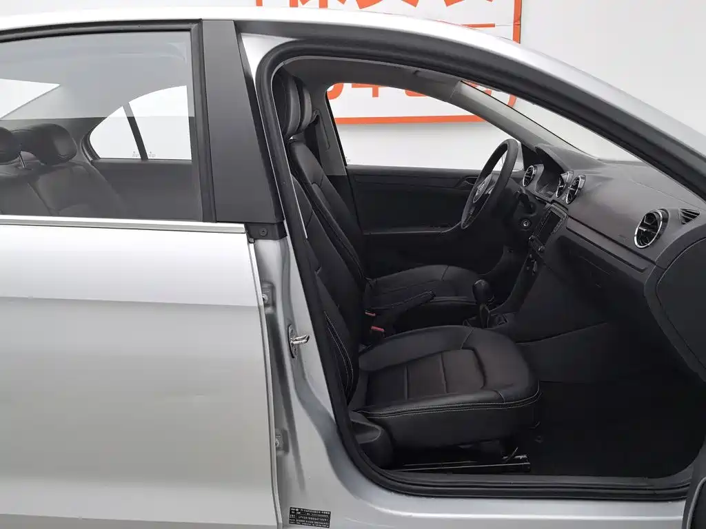 Volkswagen Jetta — миниатюра 23