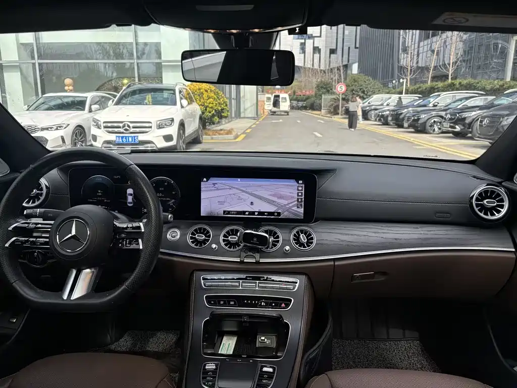 MERCEDES-BENZ E CLASS