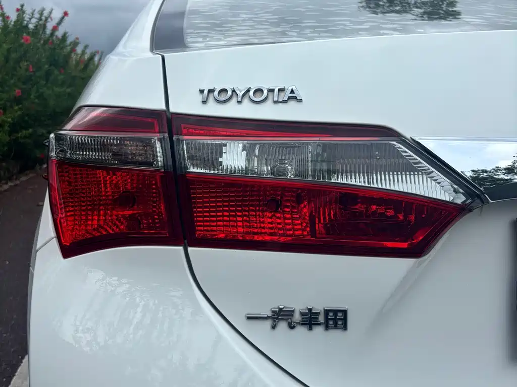 Toyota Corolla — миниатюра 12