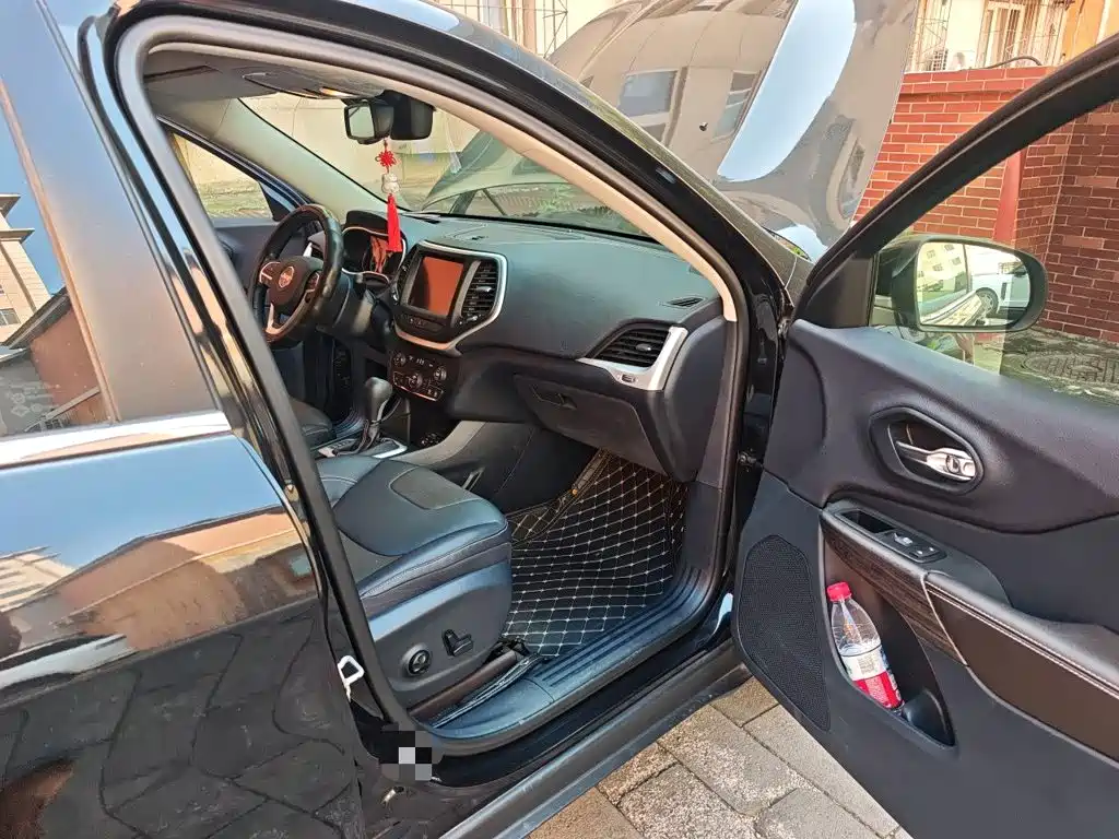 Jeep Cherokee — миниатюра 19