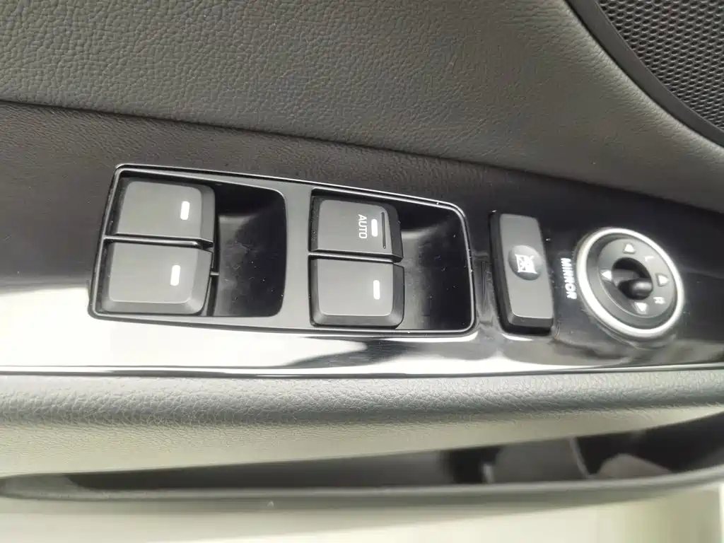 Hyundai Mistra — миниатюра 9