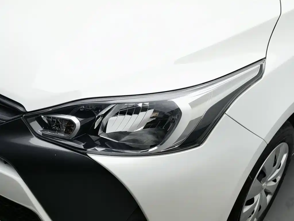 Toyota Yaris L — миниатюра 7