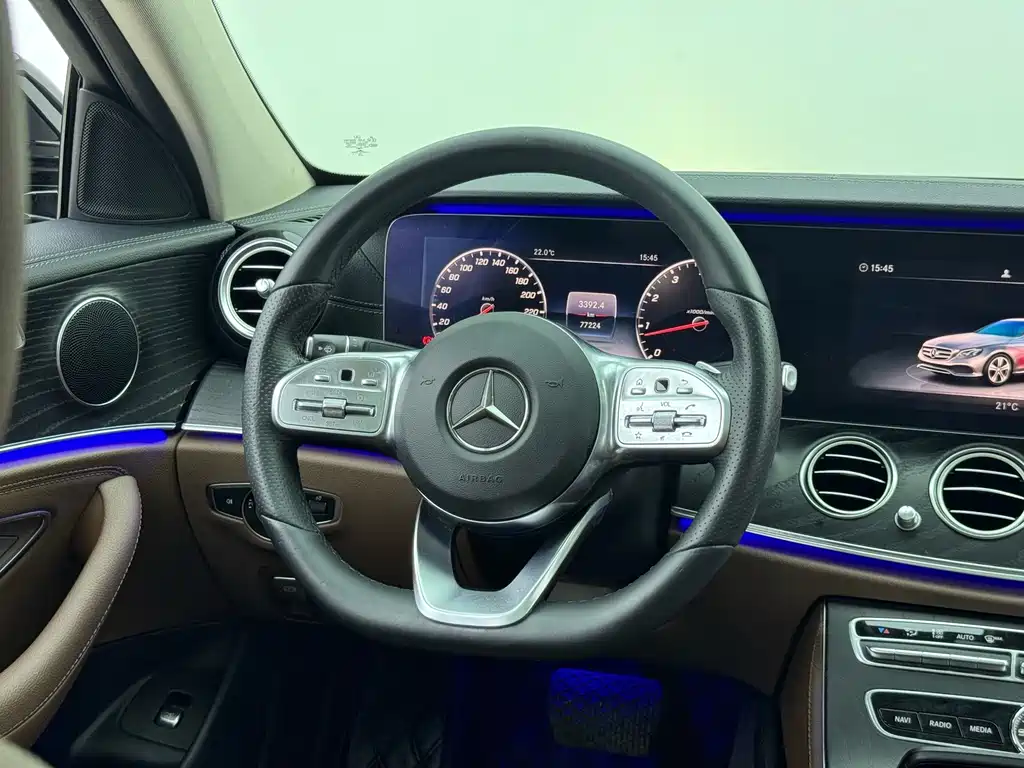 Mercedes-Benz E-Class — миниатюра 6