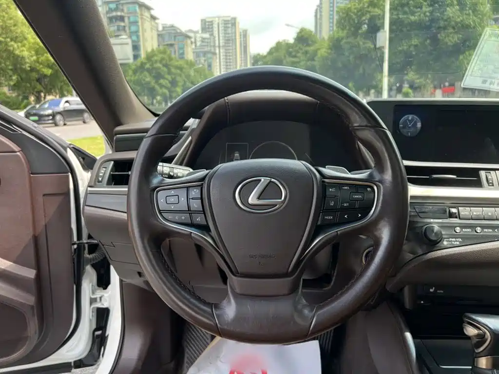 Lexus ES — фотографии объявления, Фото 19