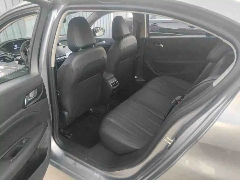 Peugeot 408 — миниатюра 6