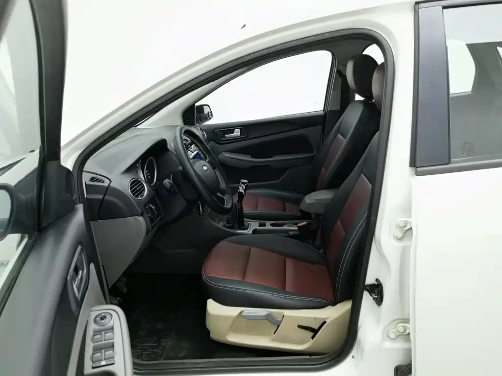 Ford Focus — миниатюра 10