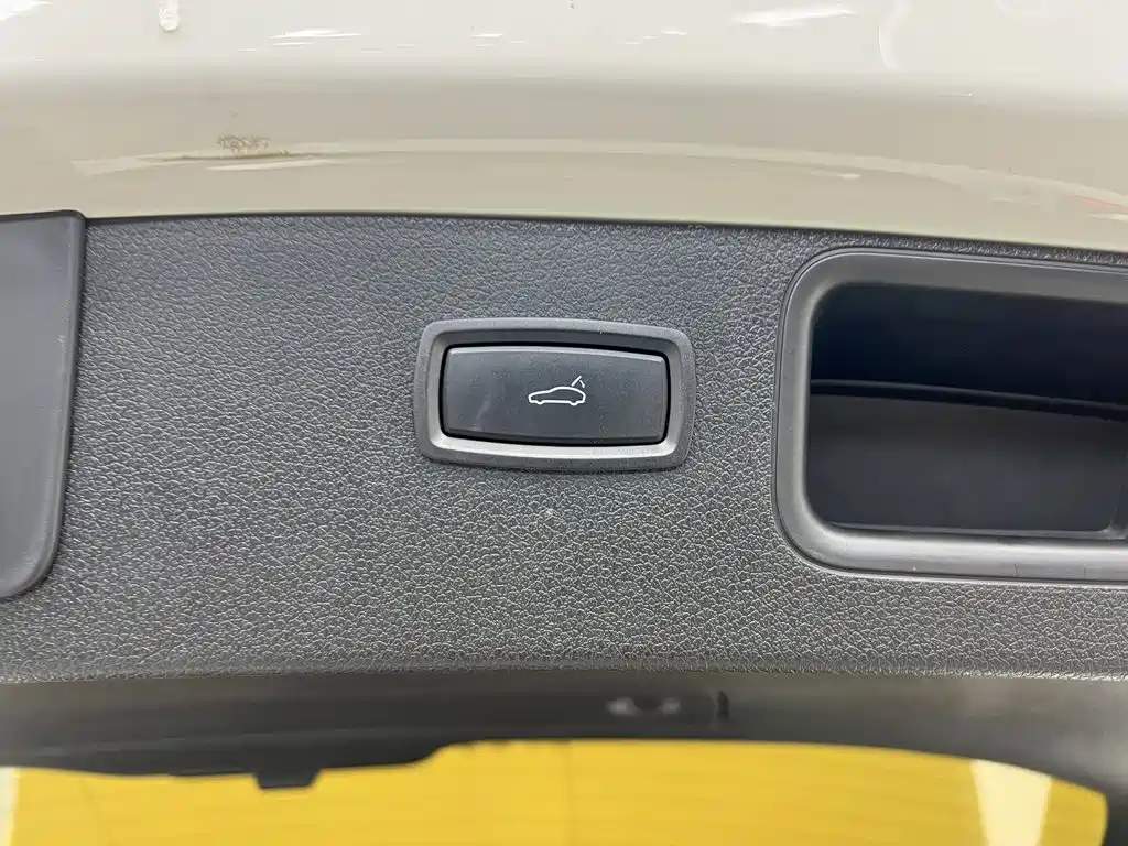 Porsche Macan — миниатюра 28