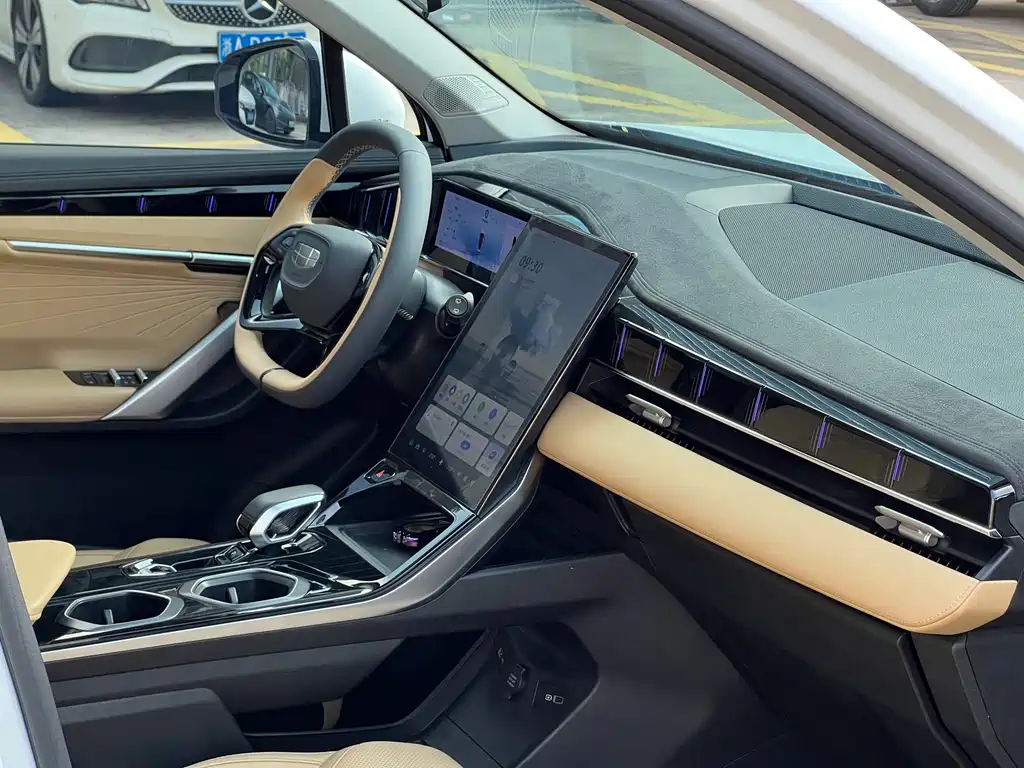 Geely Boyue L — миниатюра 10