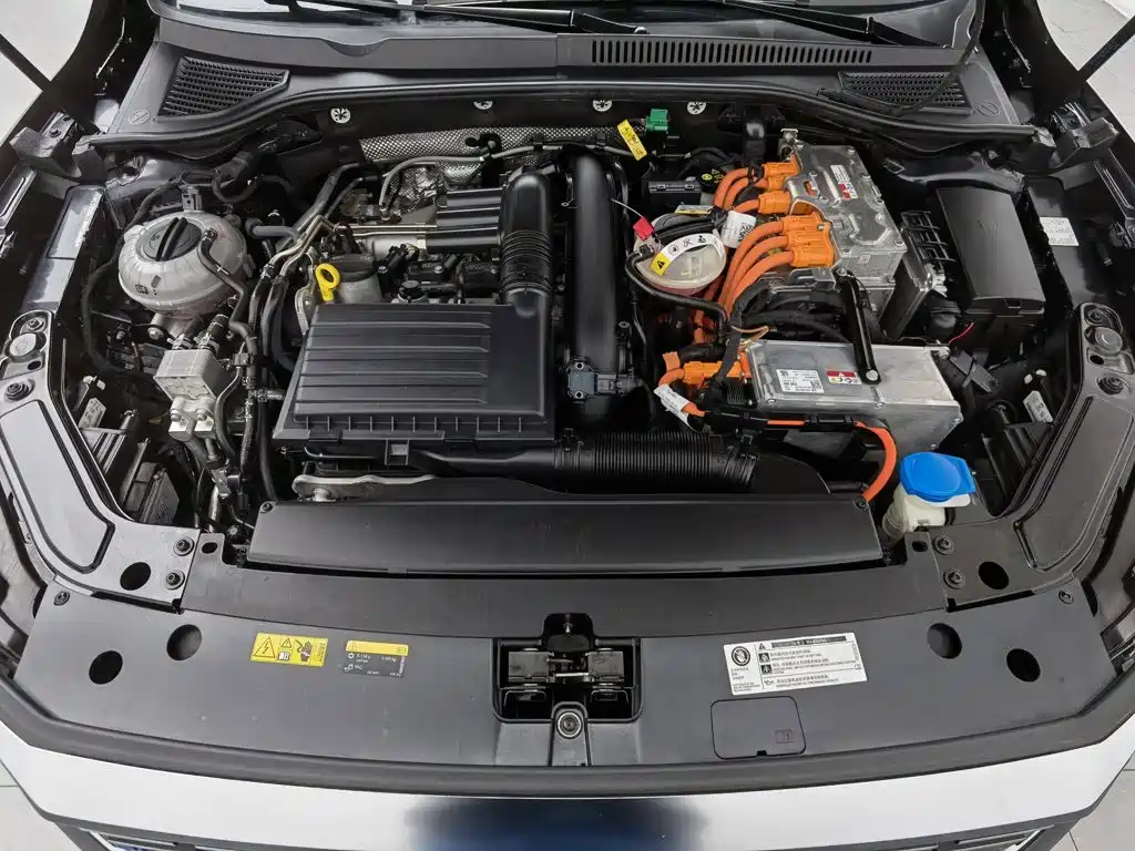 Volkswagen Passat PHEV — миниатюра 6
