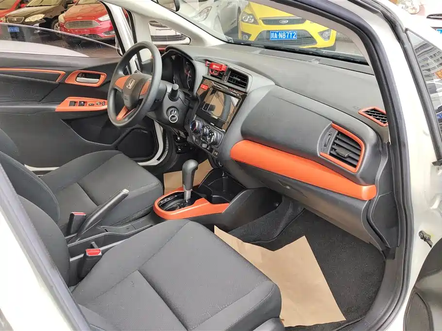 Honda Fit 2016 1.5L LXS CVT Comfort